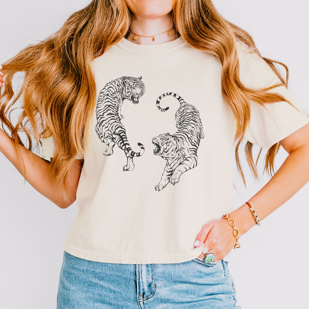 Vintage Tiger Graphic Comfort Colors® Women’s Crop Tee – Boxy Fit T-Shirt, Perfect Gift for Her