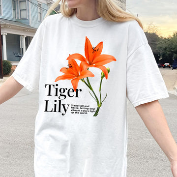 Tiger Lily Graphic White T-Shirt - Modern Floral Unisex Tee for Nature Lovers